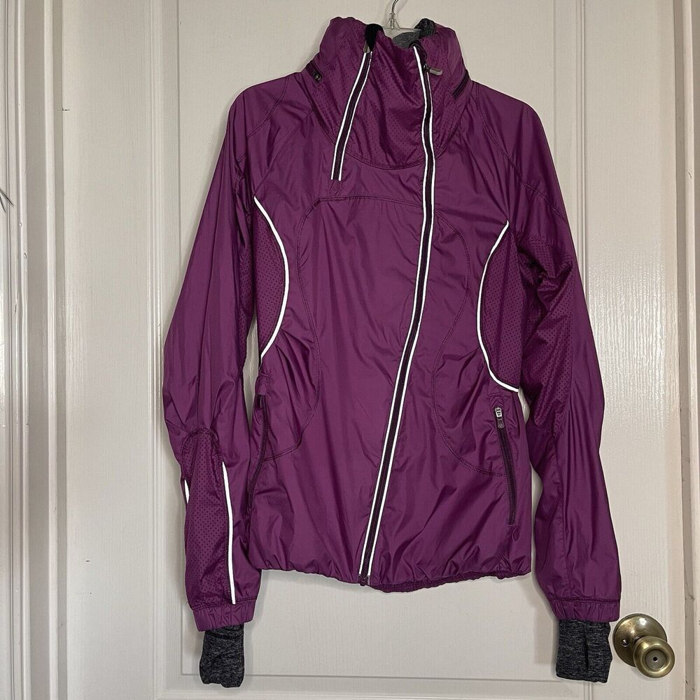 Lululemon Inspire Run Woman's Sz 2 Hooded Running Jacket Dewberry Hand Warmers - Picture 9 of 12